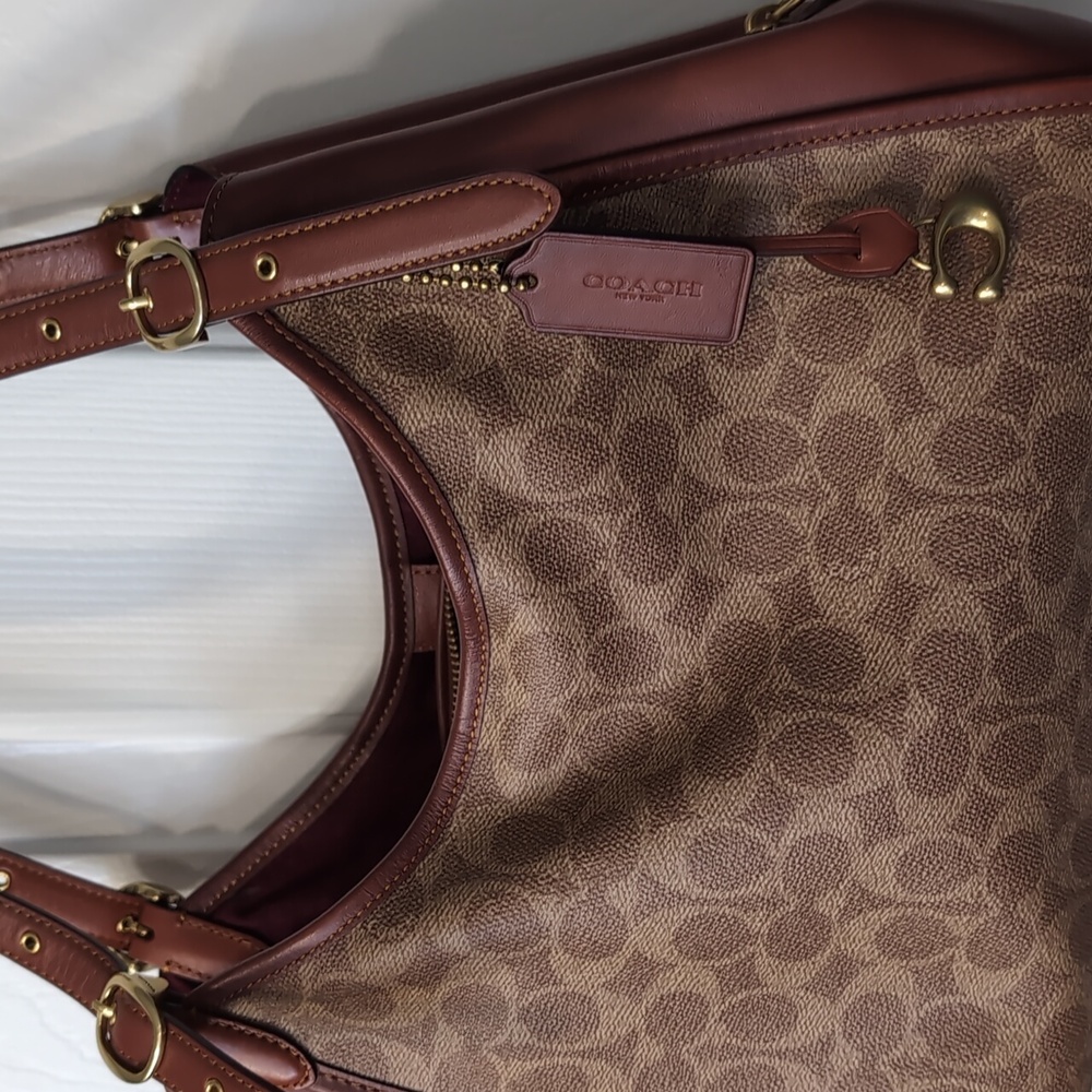 Coach Handbag - Picture 4 of 8
